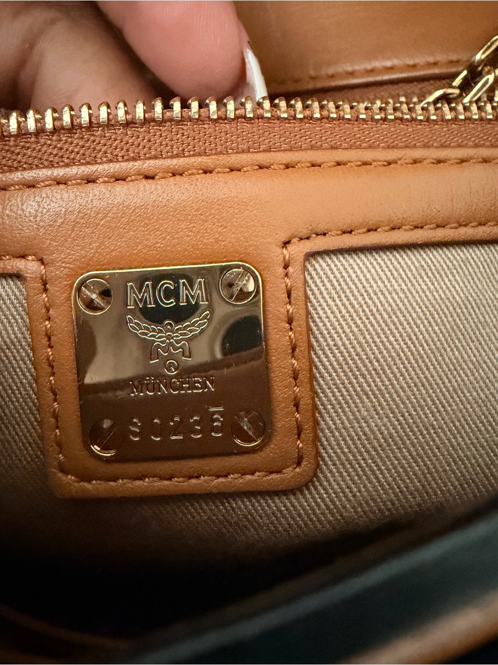 MCM colorblock crossbody bag - Picture 9 of 12